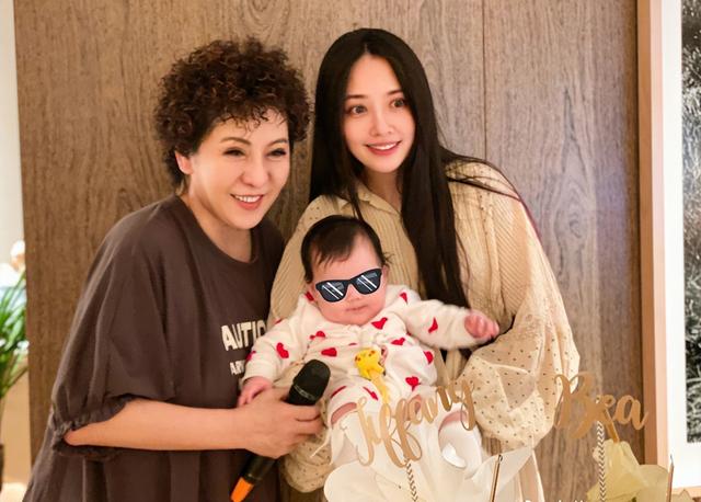 李承铉,戚薇今年三月,林子君这个名字再次出现在了热搜榜上.