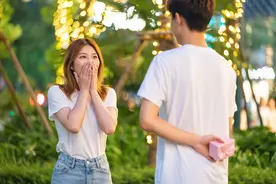 心理学：这就是中年女人，越来越让男人喜欢的3个理由图片