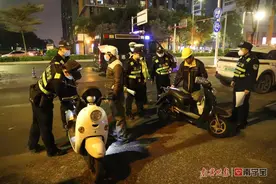 南宁高新公安分局：夜查城中村、娱乐场所等，抓获各类违法犯罪嫌疑人2名图片