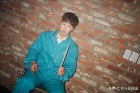 这是要团灭？韩国著名乐队成员酒桌上搭讪女性，被拒绝后怒而施暴图片