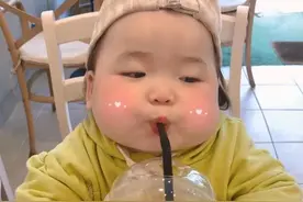 可爱搞笑的表情包：我有点无聊，要不咱俩吵一架吧图片