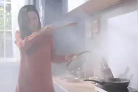 油烟机开着，为啥炒菜时厨房里还满是油烟？图片