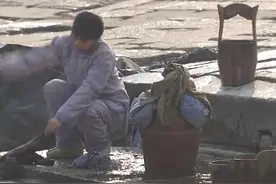 男尊女卑的时代，她被丈夫典押给有钱人，她是传宗接代的工具图片