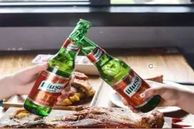 曾经风靡的乌苏啤酒，为啥现在不火了？饭店老板：4个原因很现实图片