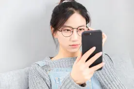手机“护眼模式”会让视力下降更快？听师傅说完，幸亏没做错图片
