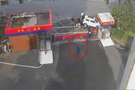 视频 | 父母妻子驱车100余公里探望，消防员听到警铃转身就离开图片