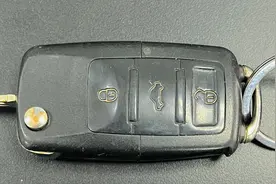 汽车钥匙更换电池记------钥匙没电就换车的大佬们可以略过了图片