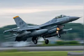 F-16战机打米格29苏34毫无压力，F-16+豹2坦克，能打穿俄军防线？图片