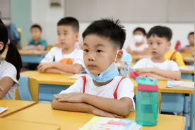 班主任调座有“套路”，看似随机安排没规律，实则藏着“小心思”图片