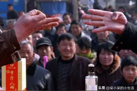 喝酒时，划拳词令“哥俩好、五魁首”，究竟是什么意思？建议搞懂图片