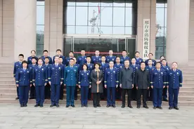 邢台市长宋华英春节前到市消防救援支队走访慰问图片