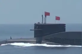 解放军战略核潜艇在南海红蓝对抗，发射鱼雷摧毁“敌舰”图片