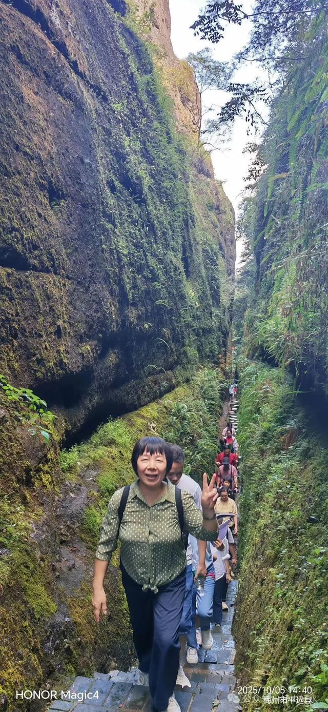 10.5国庆自驾游丨归途中的丹霞诗意 // 陈捍南