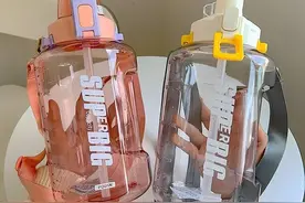 警惕慢性中毒，这几种塑料水杯不要随便用图片