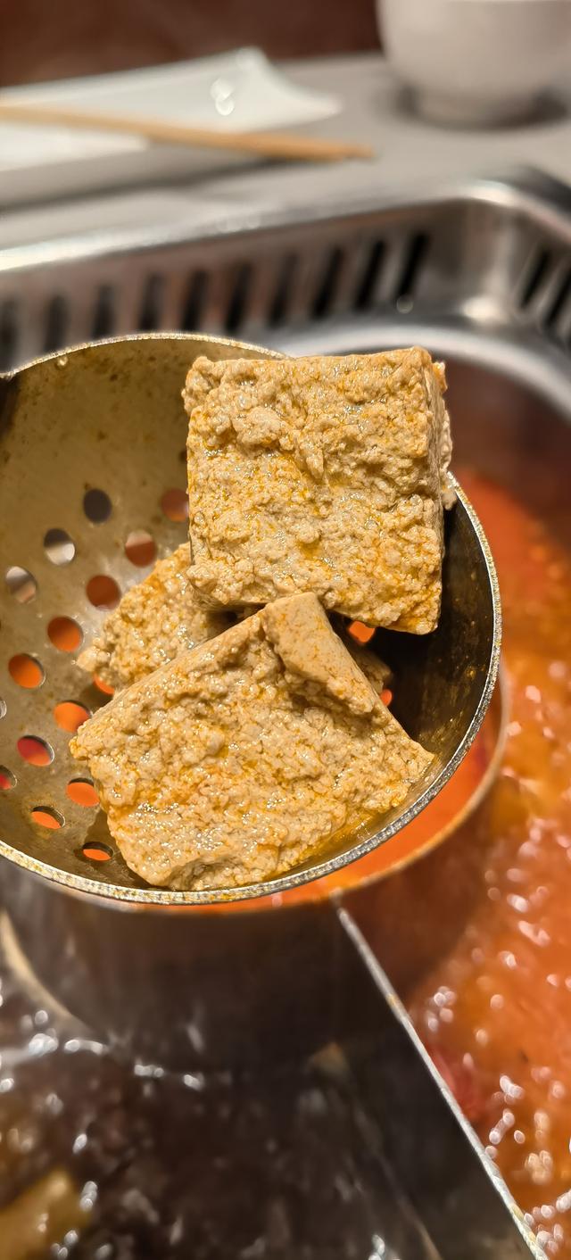 爆火的黑豆花,火锅烤鱼通通搭,桌桌必点好吃停不下来