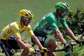 骑自行车弯腰还是直腰？图片