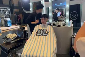 广东7人参加CBA全明星，4人抵达厦门！徐杰新造型，杜锋穿搭太帅图片