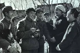 2005年，一老农拿出借条，扬言我军欠420大洋，竟有神秘人盖章图片