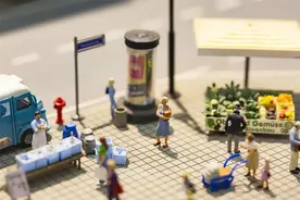 金融市场与乞丐的故事图片