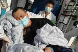 近500斤！阳江“第一胖”居然两年没有洗澡图片