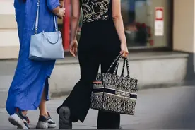 大牌通勤包大推荐！不想背个帆布兜上班，就赶快看起来图片