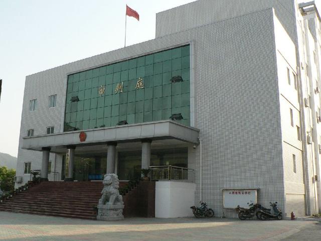 女子深夜醉酒后, 遭到摩的司机三次性侵, 误以为老公竟全力配合