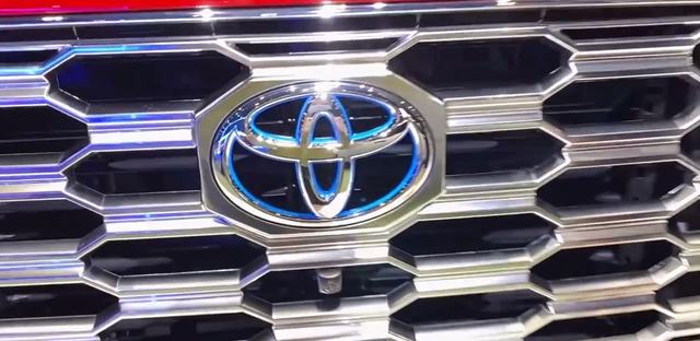 红杉：3.5T双涡轮+10AT全进口丰田，尺寸比陆巡还大，对标凯雷德