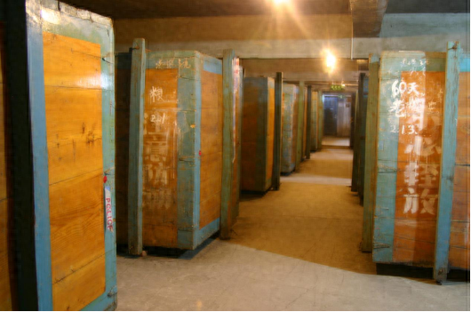 刘金享首长莅临朝阳市百年酒企——凌塔酒业