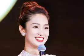会笑的眼睛，说的就是她，蓝羽图片