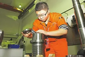 11年，660分北大学霸退学，母亲支持读技校，如今无奈考研读博图片