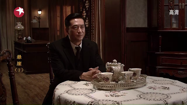 国产谍战剧无与伦比的无冕之王——《悬崖》，剧情超详细赏析01集
