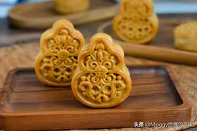 2款广式月饼，桑葚馅和五仁馅，自己动手做月饼，敢情这么有意思图片