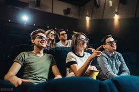 去看电影是 go to the movies，还是 go to a movie图片