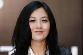 30岁女富豪坐拥5百亿资产，却下嫁给湖南“穷小子”，如今咋样？图片