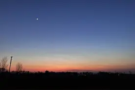 英文诗《不要温和地走进那个良夜》图片
