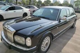 23年前买2000万劳斯莱斯，如今200万没人要，亏了多少？图片