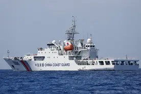 日本右翼强登钓鱼岛，被中国海警清场后，日方控诉遭中方暴力执法图片
