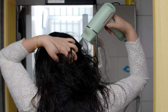 吹风机也带显示屏？11万转的Joymay高速吹风机上架小米有品