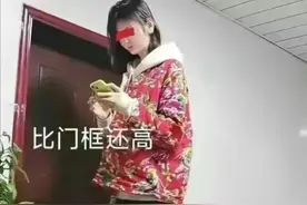 女孩身高2米26貌美如花，妈妈天天发愁：白长这么漂亮，没人敢追图片