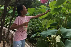 2012年4月的小龙女，身高161了，鞋子已经38码了……图片