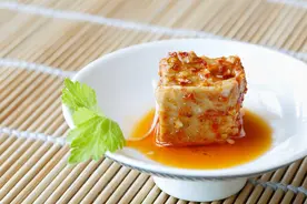 腐乳是营养佳品还是致癌食物？现在知道答案还不晚，4类人要注意图片