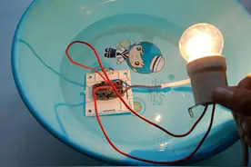 揭秘农村推销现场，插座放进水里灯还亮，是高科技还是一场骗局？图片