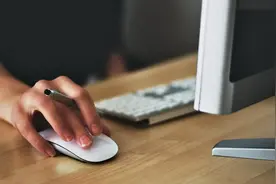 我，硕士生，在上海当律师，透露月薪，直言生存压力大图片