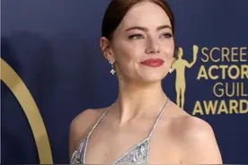 美国这一夜，女星个个风情万种，却被石头姐的雪白腋窝抢走了风头图片