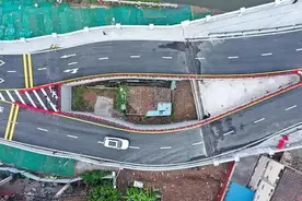 广州“霸气”钉子户，屹立于城市立交桥12年,只为索要1亿赔偿款？图片