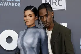 卡戴珊家族的金小妹：身家75亿，黑人男友搂着她的小蛮腰走红毯图片