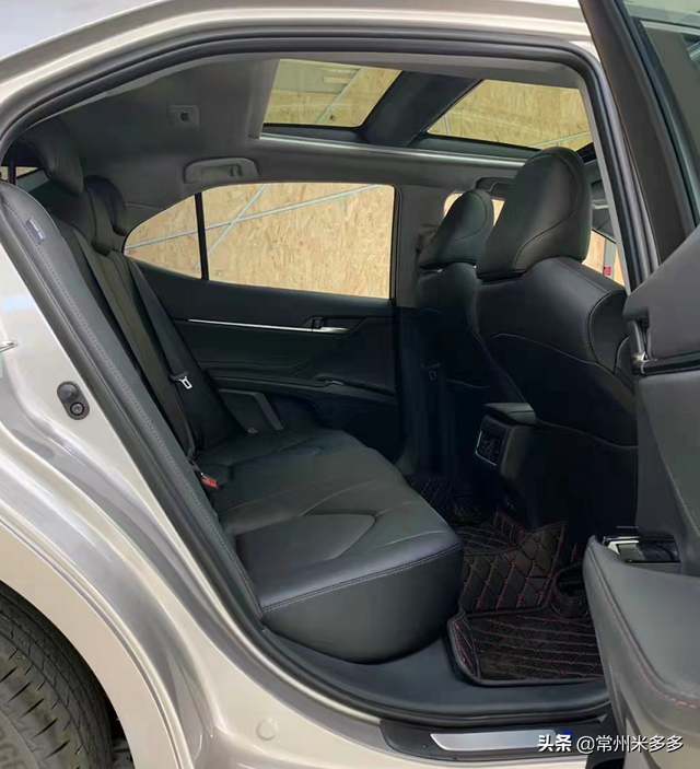 月销23635辆！体验丰田凯美瑞：外观豪华，动力浑厚，17.98万起