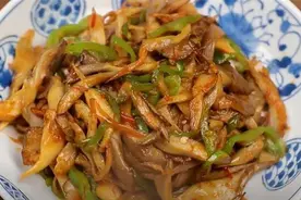 蘑菇全身都是宝，很多人不会做，教你馋嘴新吃法，比红烧肉还解馋图片