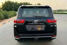 丰田国产陆巡即将上市，实力碾压路虎卫士，3.5TV6引擎，仅70万起图片