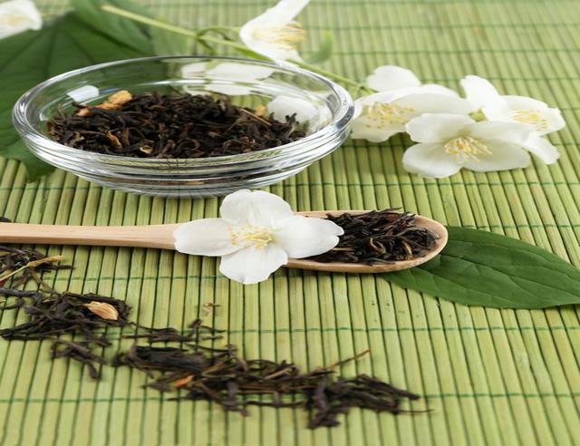 千万别小瞧了天天喝的茶，所有的树叶都能制茶吗？茶叶树叶的区别